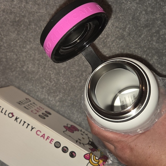 Hello Kitty Cafe Tumbler - Picture 4 of 5